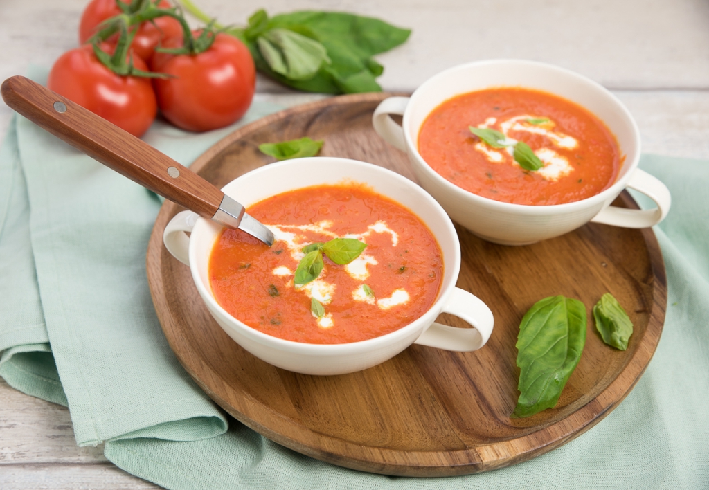 Tomatensoep met gegrilde puntpaprika.jpg